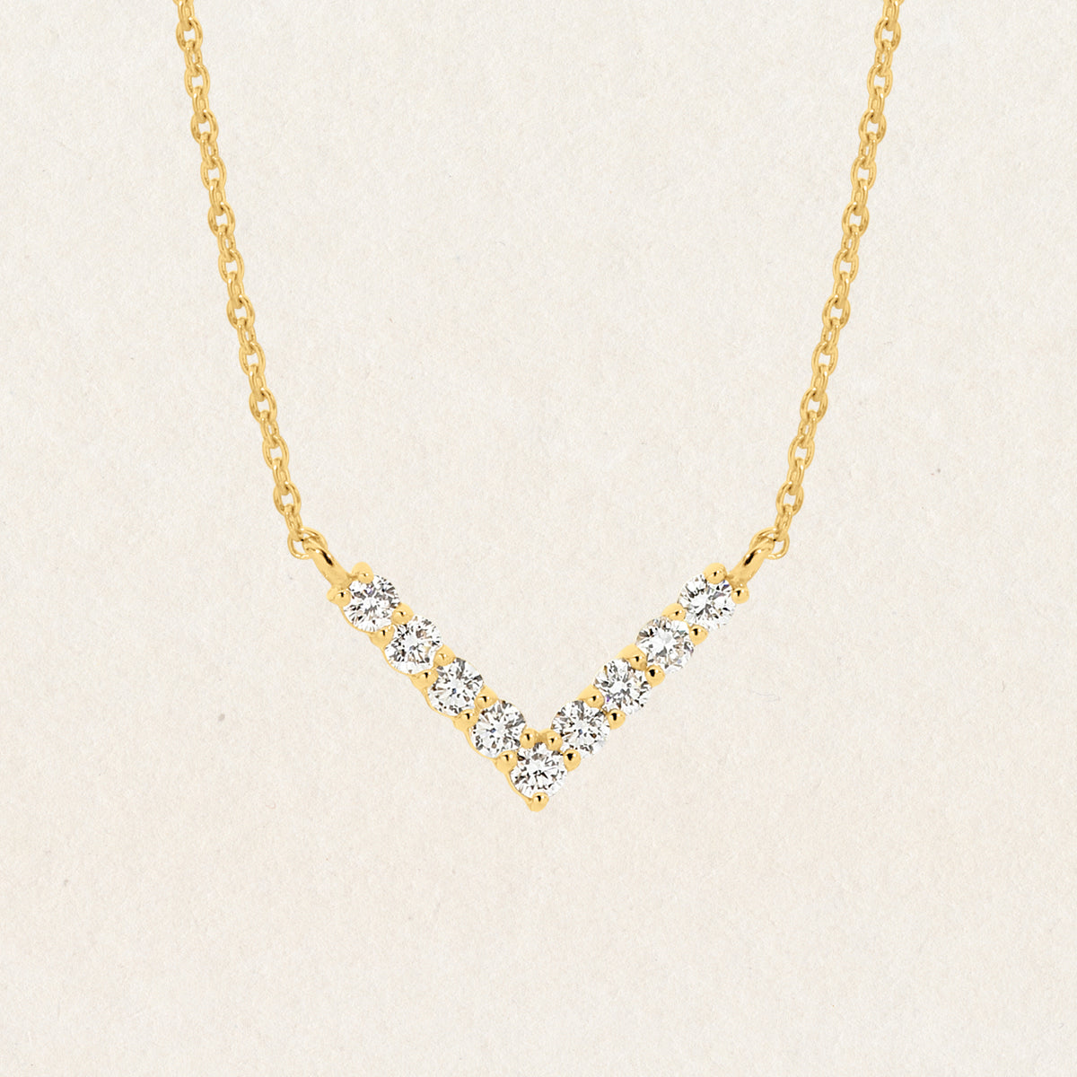 Brilliant round cut 0.22ct lab grown diamond v Necklace made with 9k yellow gold