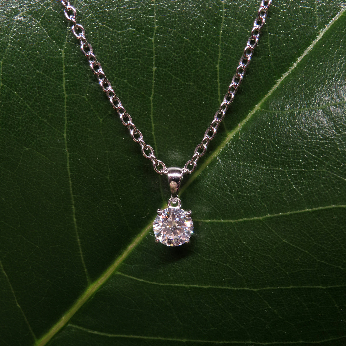 0.50ct laboratory grown diamond Claw pendant by greenhouse diamonds